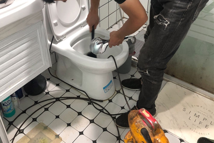清江浦马桶堵塞自己疏通还是找师傅？专业上门服务让你省时更省心